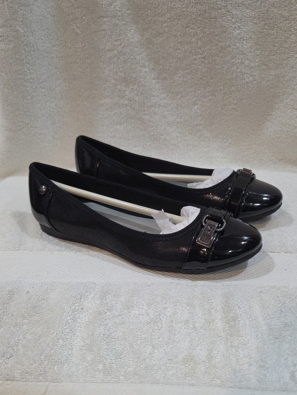 ANNE KLEIN FLAT SHOES